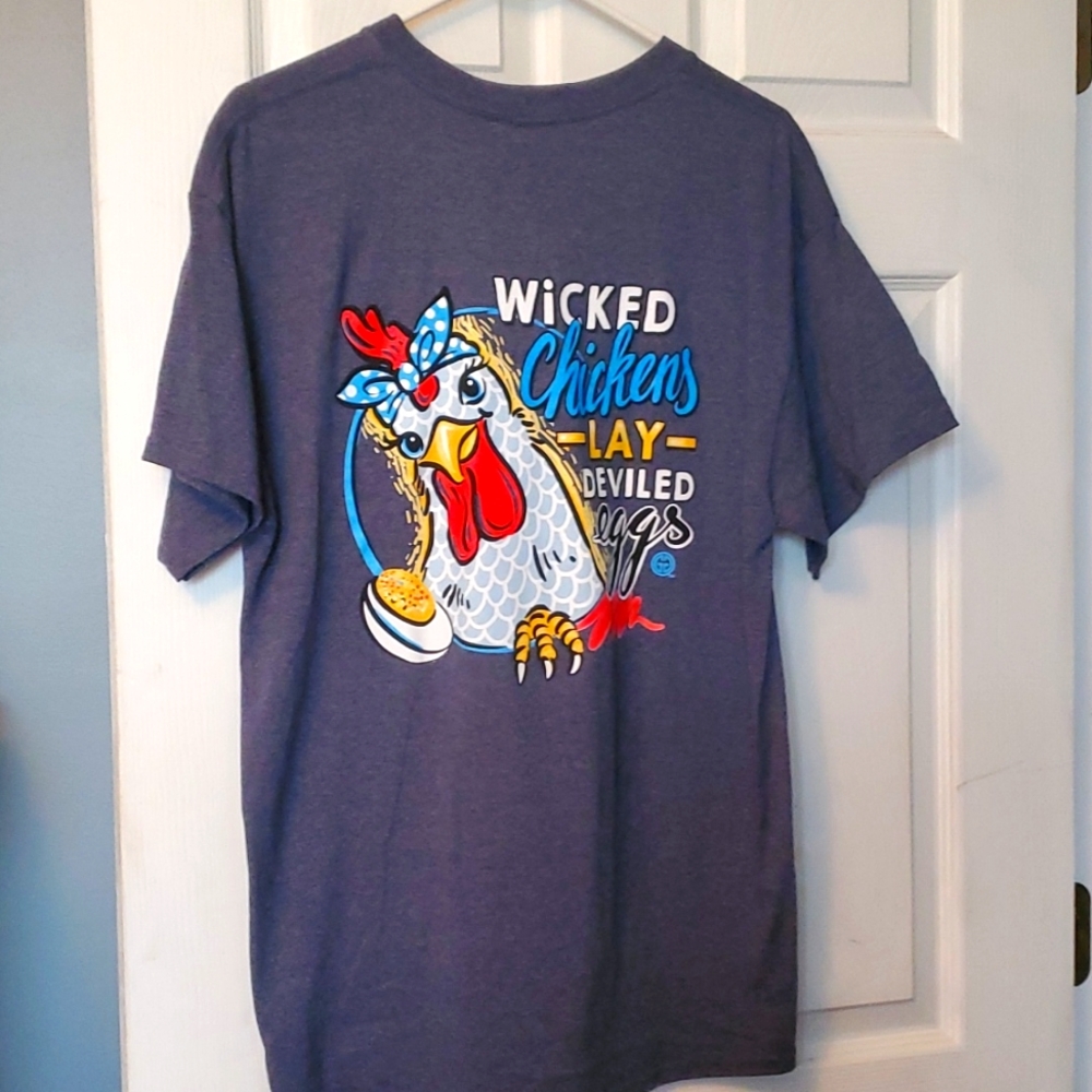 Girlie Girl chicken t shirt. Size L